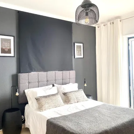 Patio Abilio 纳扎雷